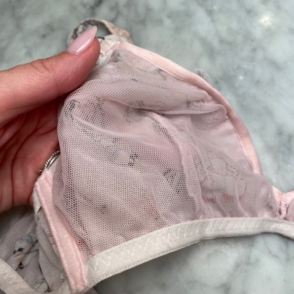 Agent Provocateur Cinta Soft Cup Bra & Tho… - Picture 8 of 9